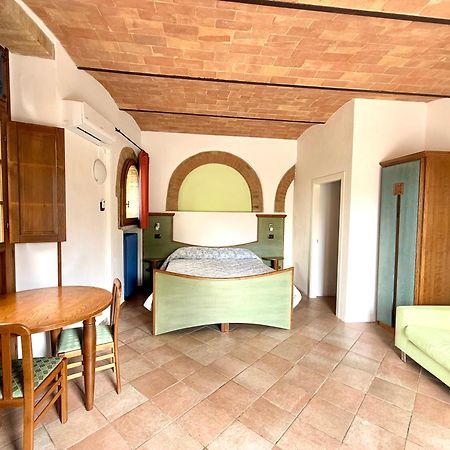 Bed & Breakfast Casale Gregoriano And Apartaments ซานจีมิญญาโน ภายนอก รูปภาพ