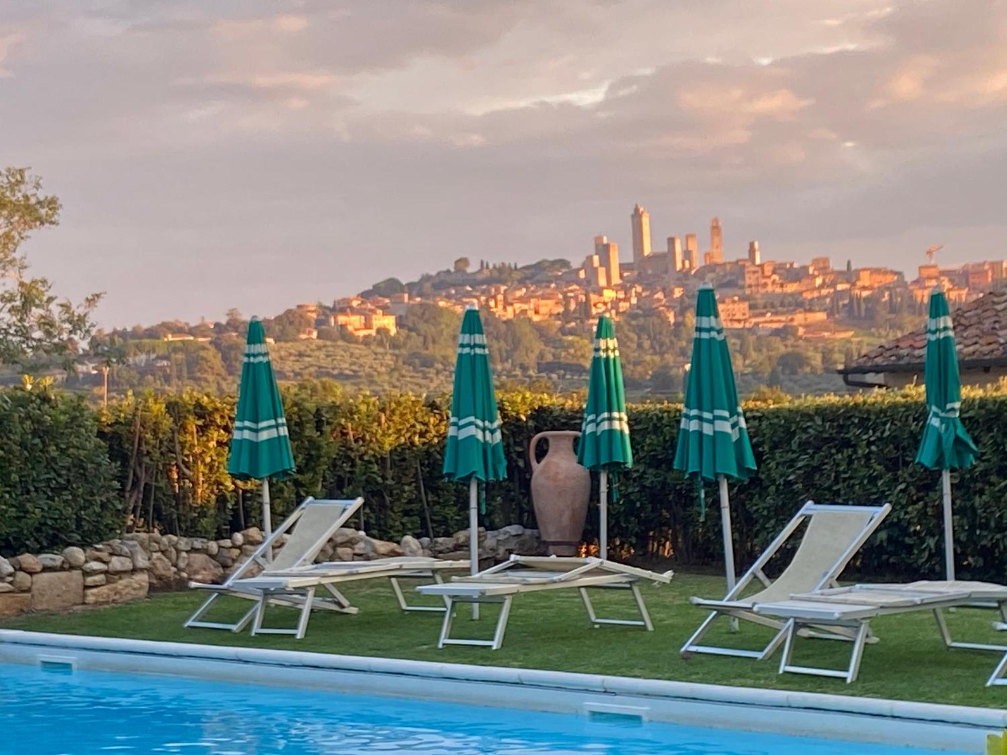 Bed & Breakfast Casale Gregoriano And Apartaments ซานจีมิญญาโน ภายนอก รูปภาพ